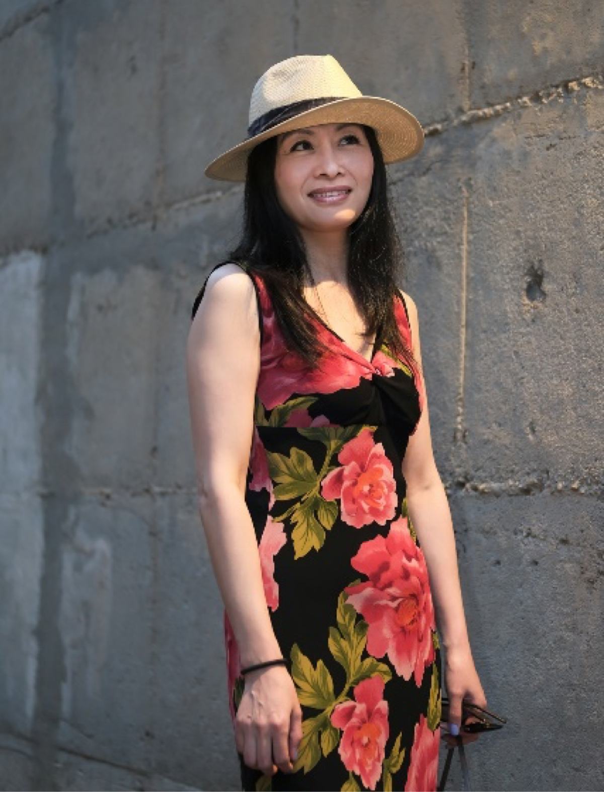 street photography, NY street photography, NY photography, americana photography, urban street life, model, black green and red dress, rose dress, tan hat